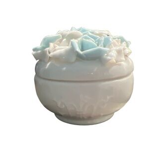 Porcelain Floral Trinket Box Blue & White Applied Roses Lid